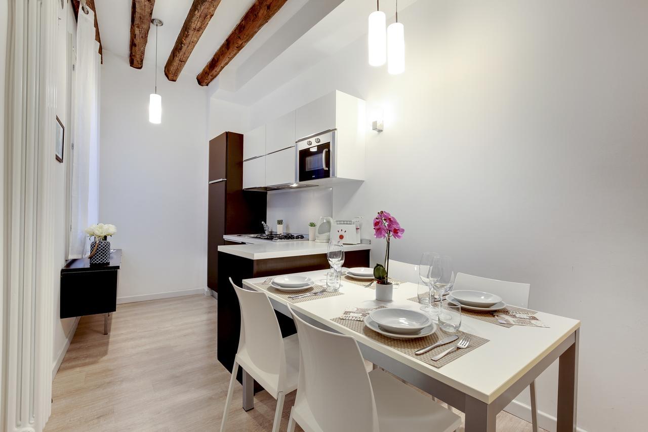 Botteri Palace Apartments By Wonderful Italy เวนิส ภายนอก รูปภาพ
