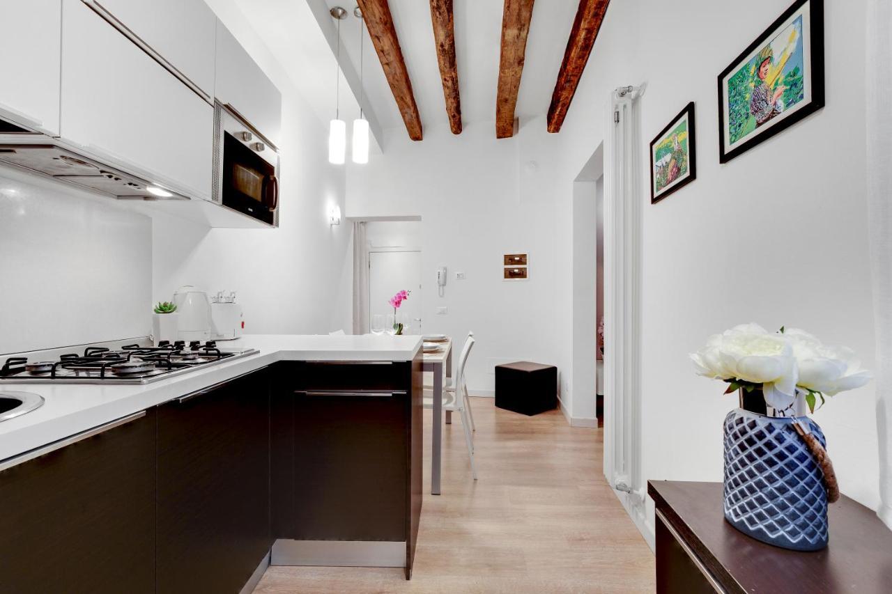 Botteri Palace Apartments By Wonderful Italy เวนิส ภายนอก รูปภาพ
