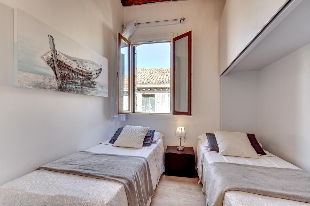 Botteri Palace Apartments By Wonderful Italy เวนิส ภายนอก รูปภาพ