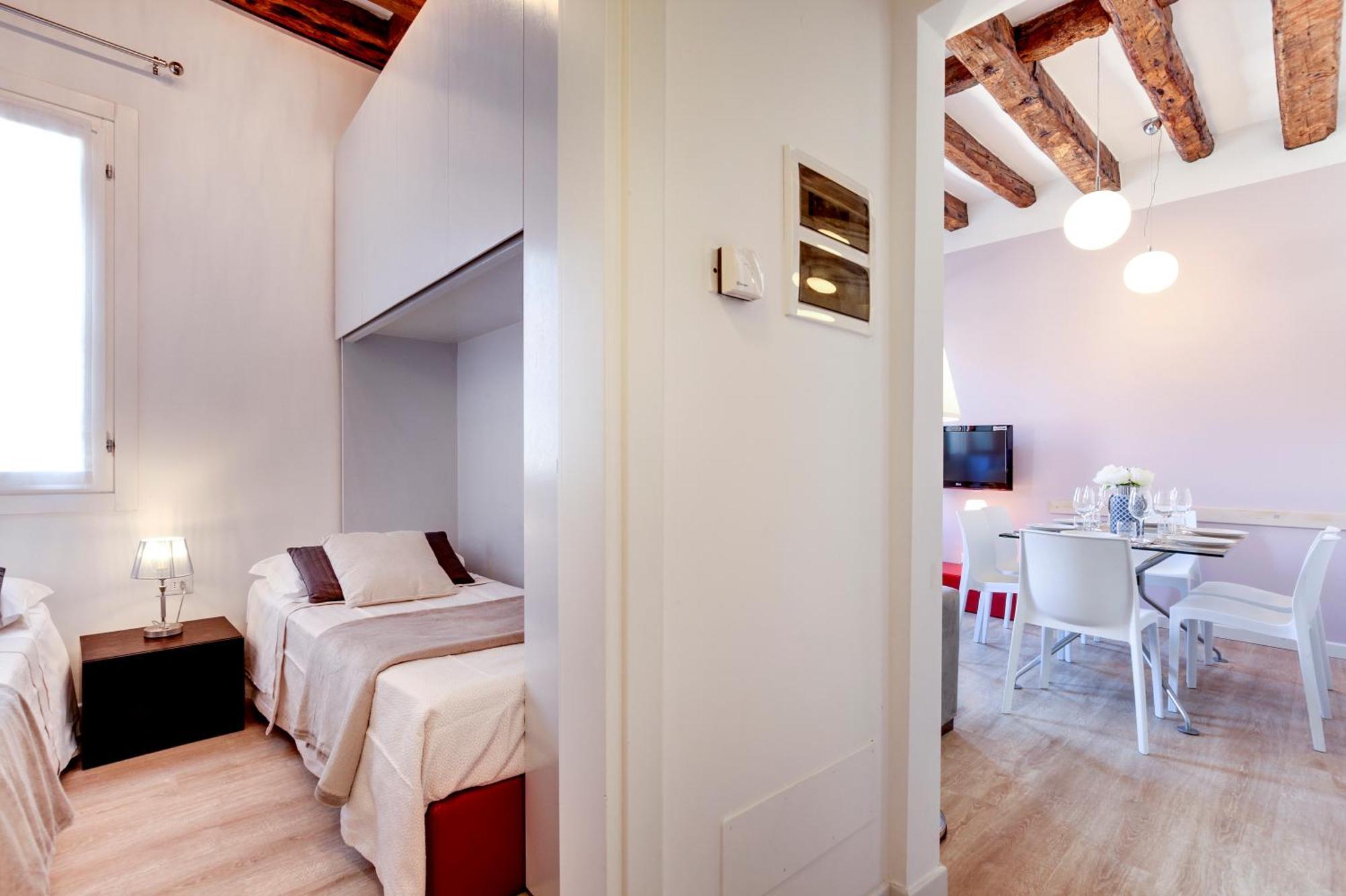 Botteri Palace Apartments By Wonderful Italy เวนิส ภายนอก รูปภาพ