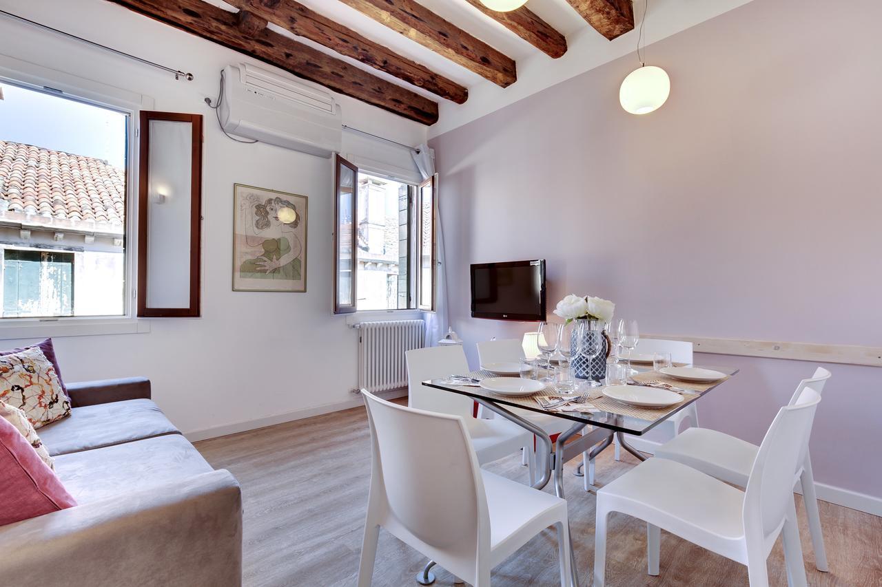 Botteri Palace Apartments By Wonderful Italy เวนิส ภายนอก รูปภาพ