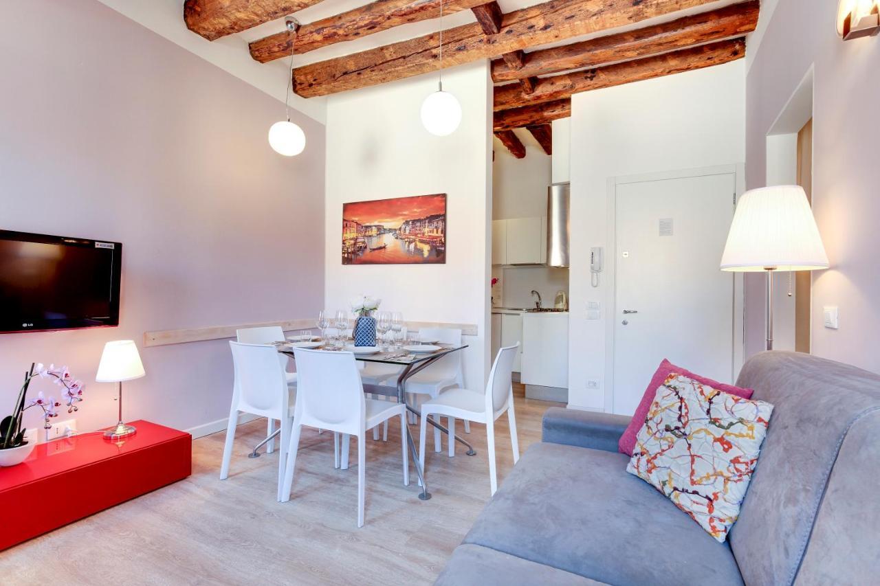 Botteri Palace Apartments By Wonderful Italy เวนิส ภายนอก รูปภาพ